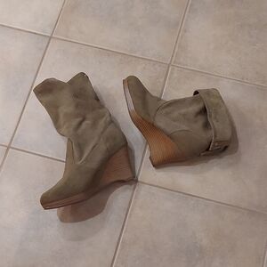 Deadstock Vintage Olive Suede Heeled Boots